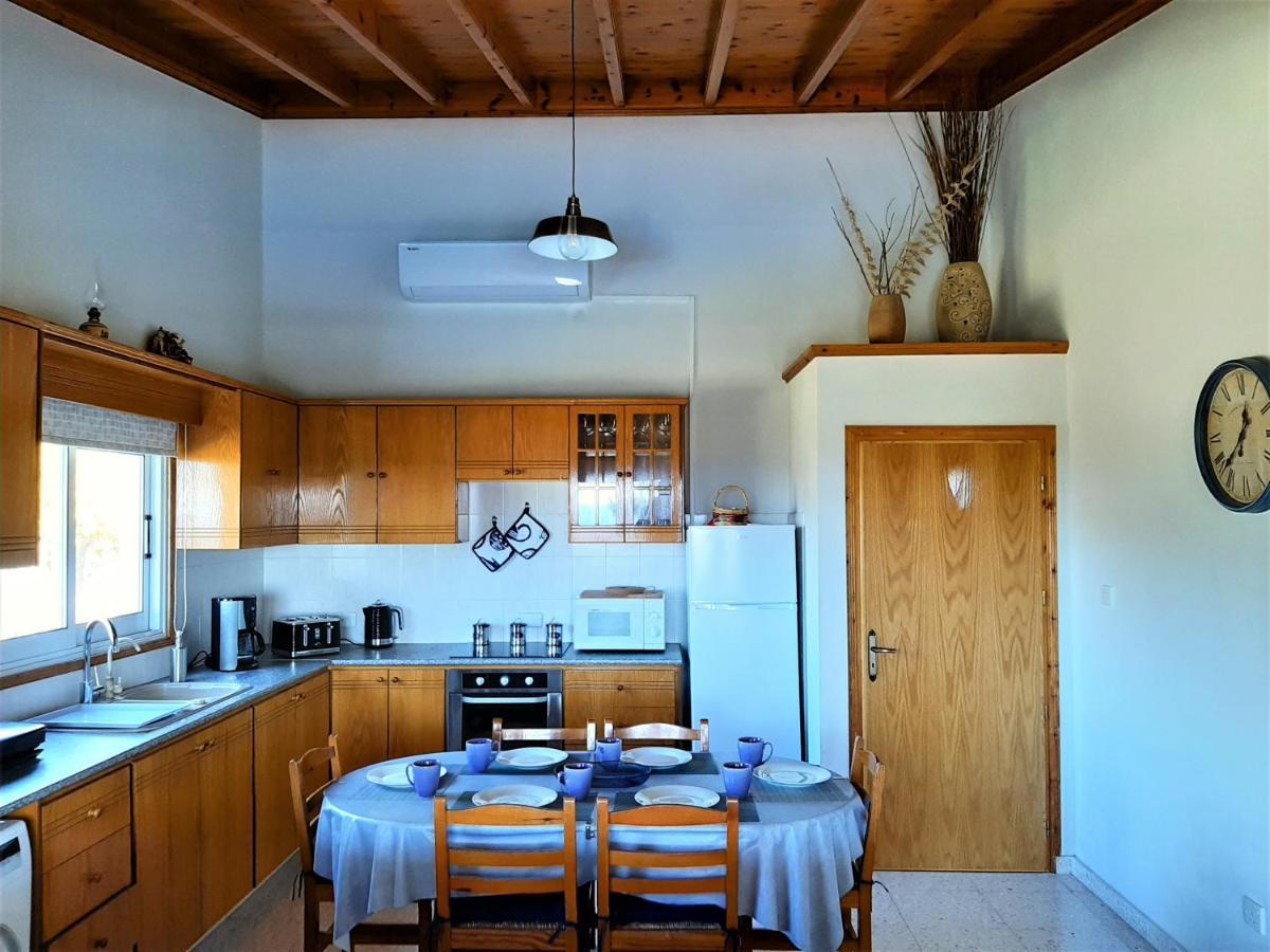 Villa Gavriel - Peyia Villa With Breathtaking Sea View, Peyia Villa With Private Pool, Secluded, Huge Outdoor Space, Mountain Views Esterno foto